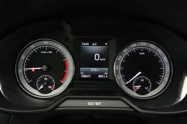 Škoda Octavia (2018) thumbnail 19