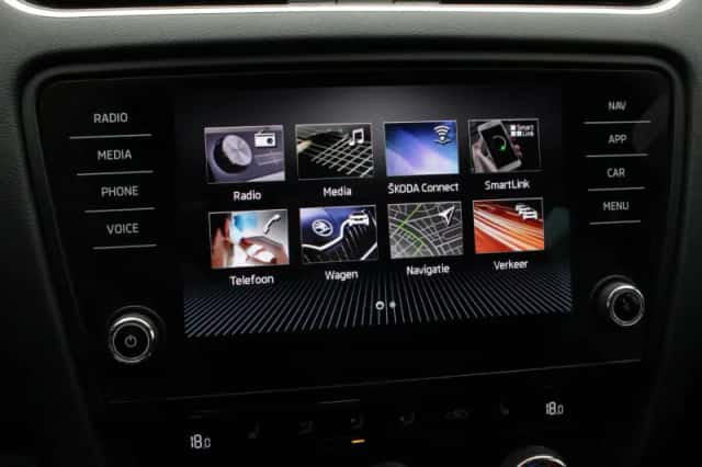 Škoda Octavia (2018) thumbnail 21