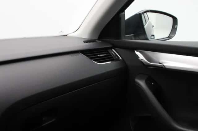 Škoda Octavia (2018) thumbnail 29