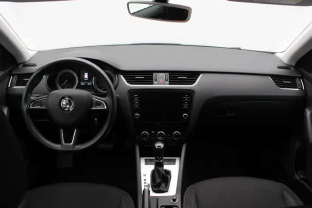 Škoda Octavia (2018) thumbnail 32