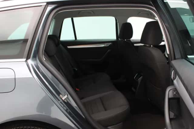 Škoda Octavia (2018) thumbnail 34