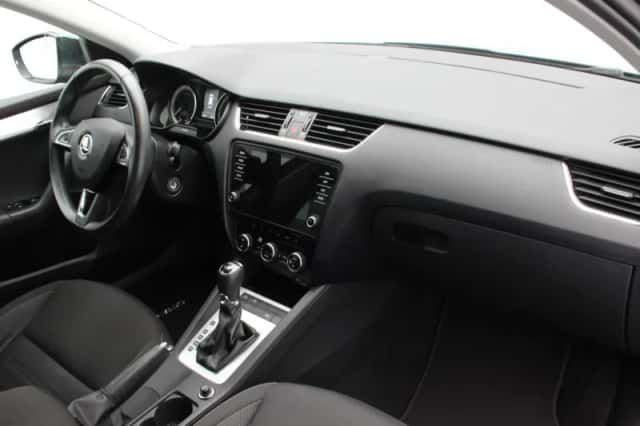 Škoda Octavia (2018) thumbnail 35
