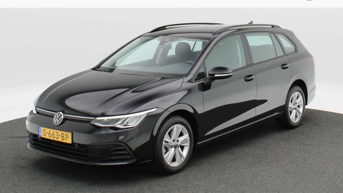 Volkswagen Golf (2023) — foto 1