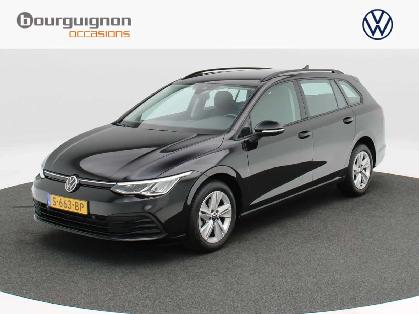 Volkswagen Golf (2023) — foto 1