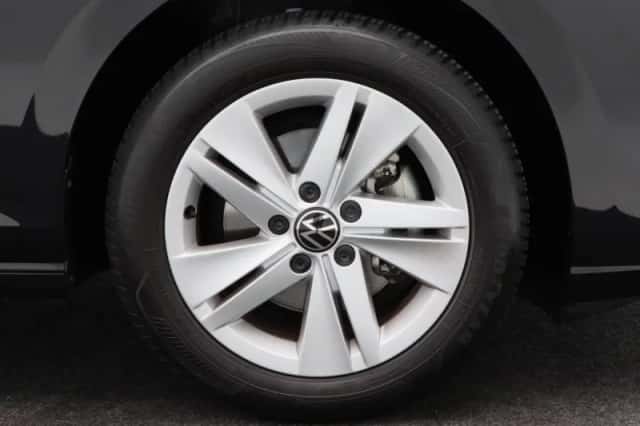 Volkswagen Golf (2023) thumbnail 11