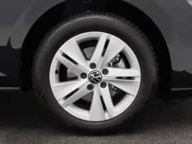 Volkswagen Golf (2023) thumbnail 11