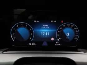 Volkswagen Golf (2023) thumbnail 18