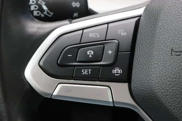 Volkswagen Golf (2023) thumbnail 19