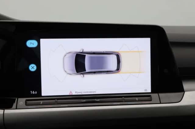 Volkswagen Golf (2023) thumbnail 26