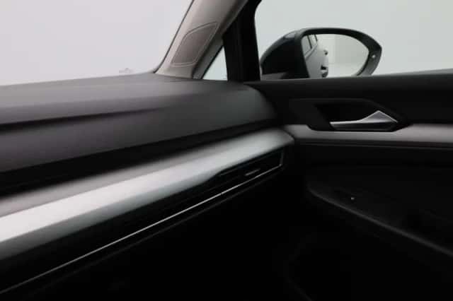Volkswagen Golf (2023) thumbnail 29