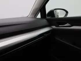 Volkswagen Golf (2023) thumbnail 29