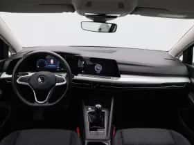 Volkswagen Golf (2023) thumbnail 32