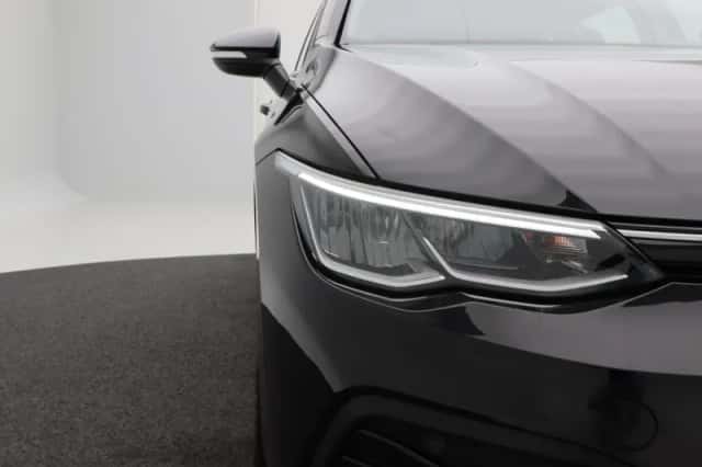 Volkswagen Golf (2023) thumbnail 8