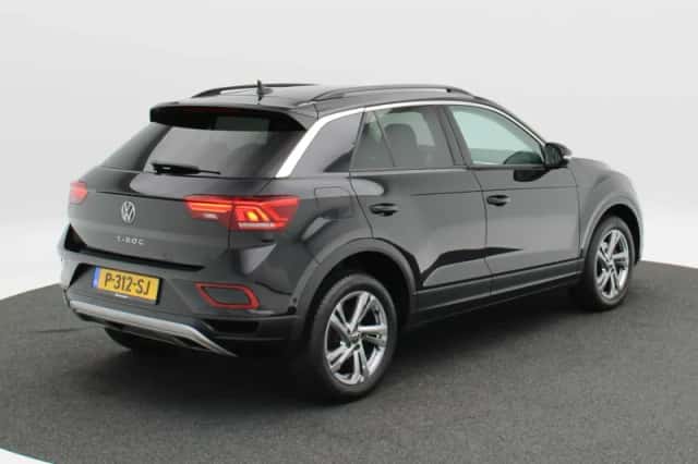 Volkswagen T-Roc (2022) thumbnail 2