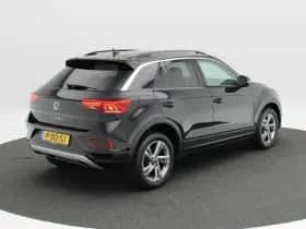 Volkswagen T-Roc (2022) thumbnail 2