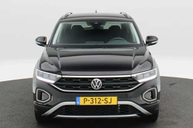 Volkswagen T-Roc (2022) thumbnail 4