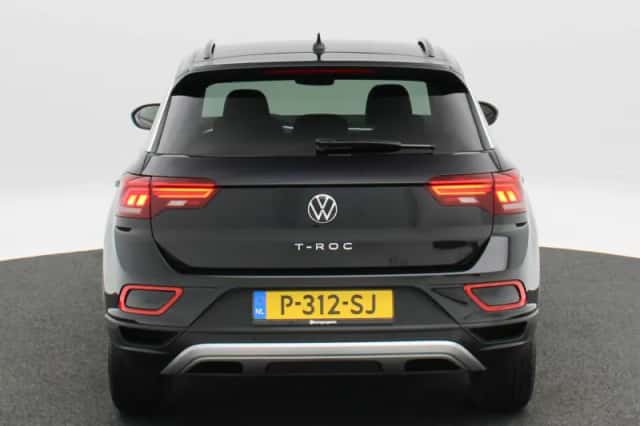 Volkswagen T-Roc (2022) thumbnail 5