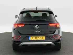 Volkswagen T-Roc (2022) thumbnail 5