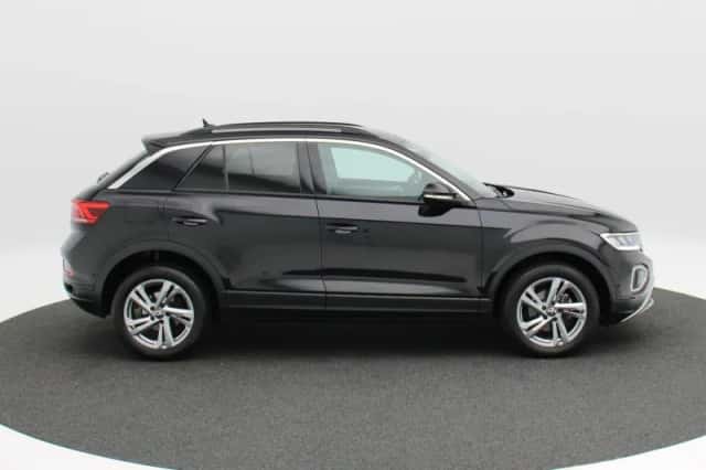 Volkswagen T-Roc (2022) thumbnail 6