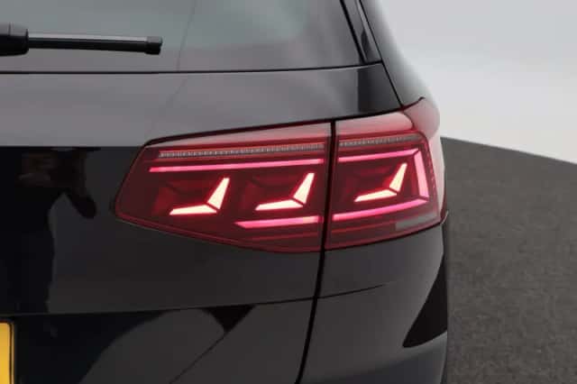 Volkswagen Passat (2022) thumbnail 13