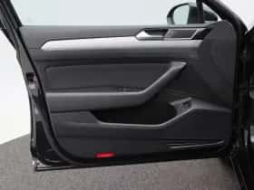 Volkswagen Passat (2022) thumbnail 17