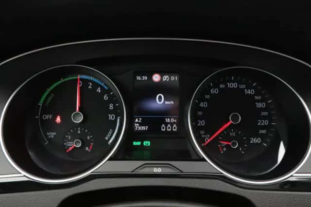 Volkswagen Passat (2022) thumbnail 24
