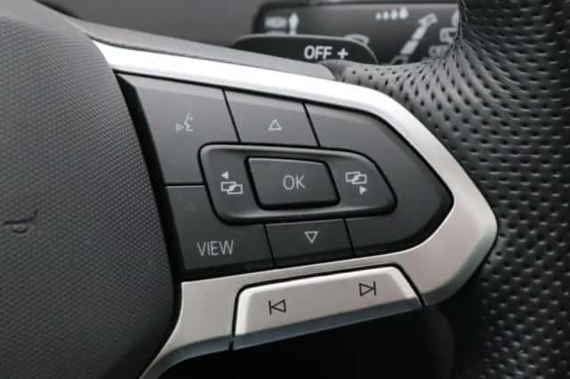 Volkswagen Passat (2022) thumbnail 26