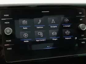 Volkswagen Passat (2022) thumbnail 27