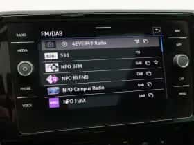 Volkswagen Passat (2022) thumbnail 28