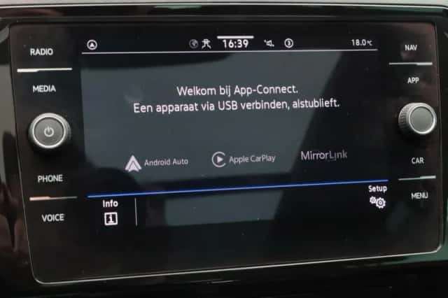Volkswagen Passat (2022) thumbnail 30
