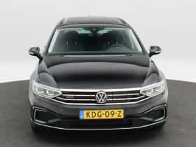Volkswagen Passat (2022) thumbnail 4