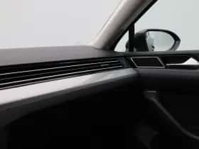 Volkswagen Passat (2022) thumbnail 34