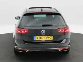 Volkswagen Passat (2022) thumbnail 5