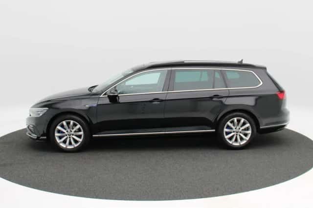 Volkswagen Passat (2022) thumbnail 7