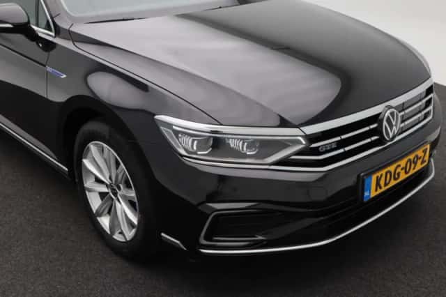 Volkswagen Passat (2022) thumbnail 10