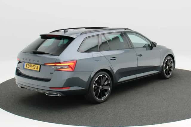 Škoda Superb (2020) thumbnail 2