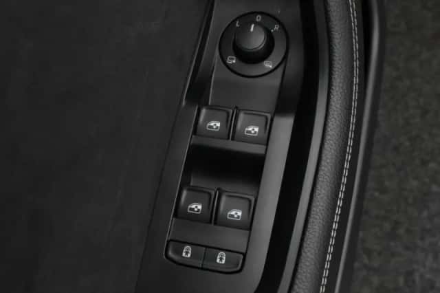 Škoda Superb (2020) thumbnail 18