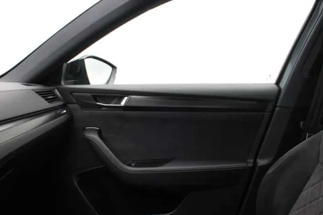 Škoda Superb (2020) thumbnail 35