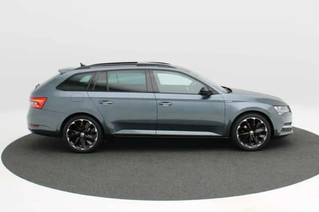 Škoda Superb (2020) thumbnail 5