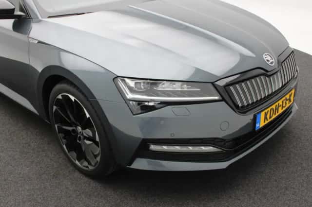 Škoda Superb (2020) thumbnail 10