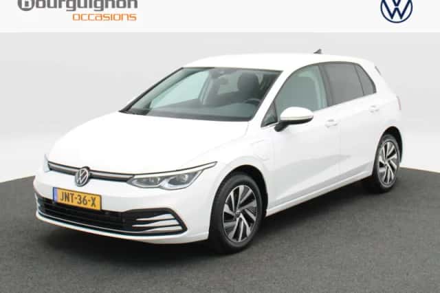 Volkswagen Golf (2022) thumbnail 1