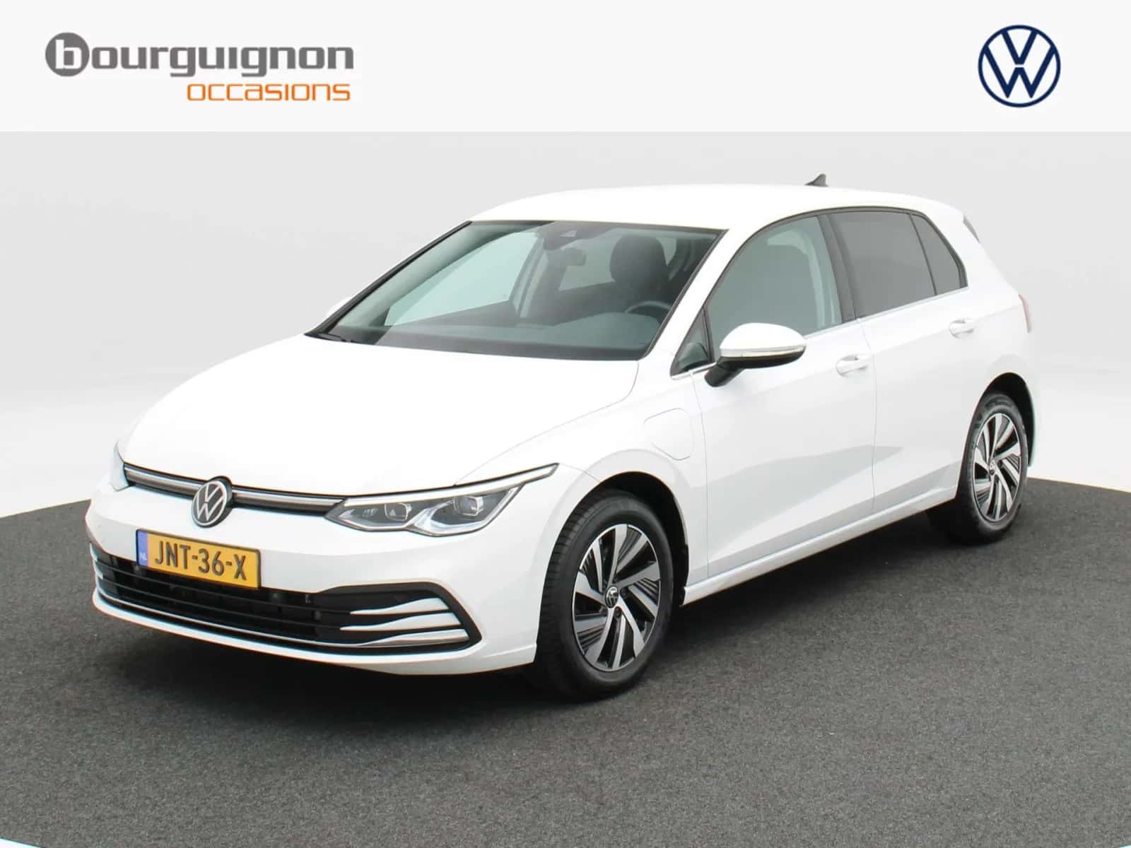 Volkswagen Golf (2022) — foto 1