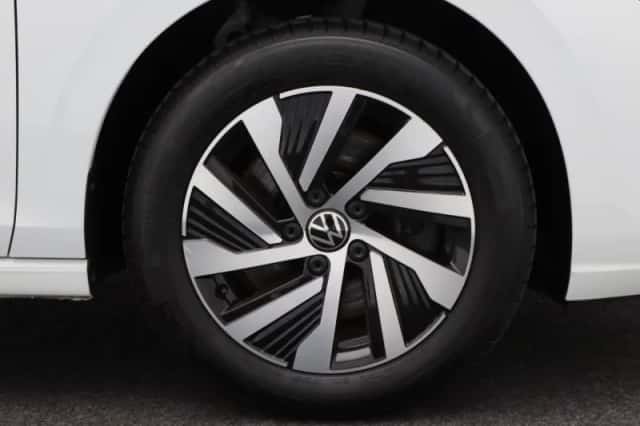 Volkswagen Golf (2022) thumbnail 11