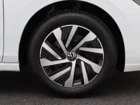 Volkswagen Golf (2022) thumbnail 11