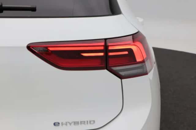 Volkswagen Golf (2022) thumbnail 12