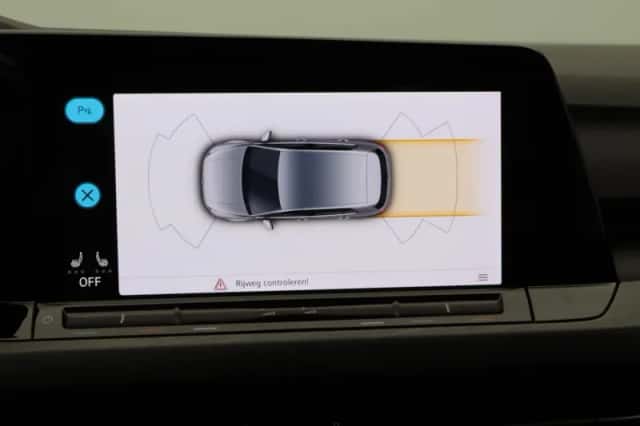 Volkswagen Golf (2022) thumbnail 26