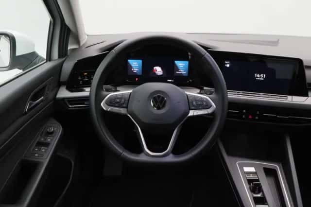 Volkswagen Golf (2022) thumbnail 30