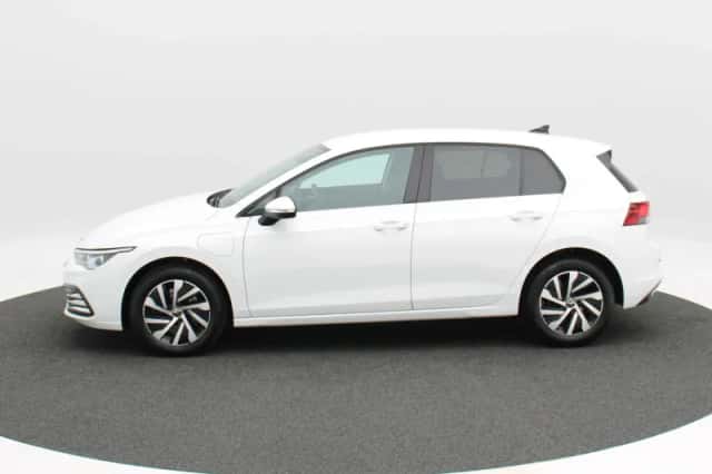 Volkswagen Golf (2022) thumbnail 7