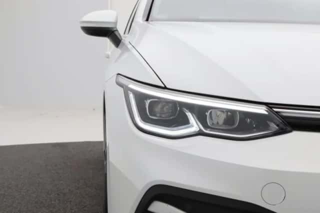 Volkswagen Golf (2022) thumbnail 8