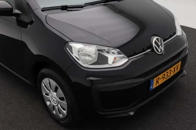 Volkswagen Up! (2023) thumbnail 11